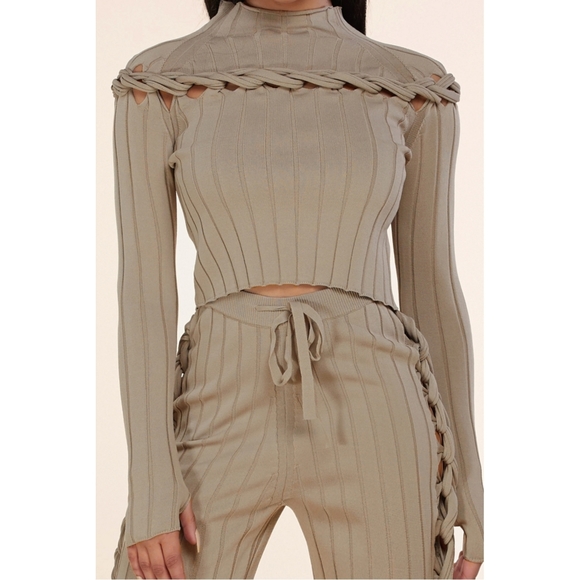 Uzuri wa kusuka *Only 4 Left* - Picture 4 of 5